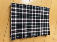 黒地タータンチェック生地 はぎれ