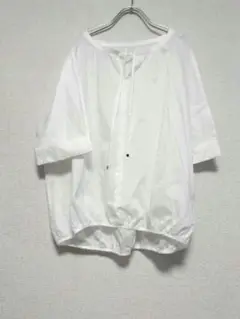 アンタイトル ホワイト リボン付き半袖シャツ　美品