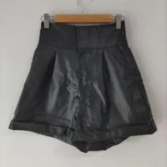 〈グレイル〉黒　レザー調　キュロット　ギャル　10〜20代　M