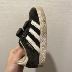 アディダス Gazelle キッズシューズ