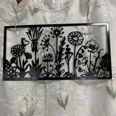 ★金属製　ウォールデコオーナメント　フラワーモチーフ　草花　長方形　壁飾り　雑貨