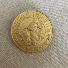 東京ディズニーランド ゴールドピンバッジ