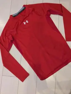 新品未使用　UNDER ARMOUR レッド 長袖 アンダーシャツ MD