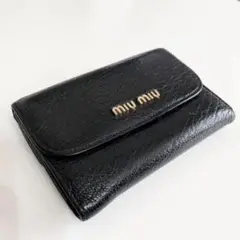 miumiu 三つ折り 財布