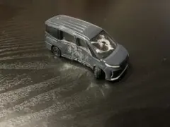 トミカ　ヴォクシー　事故車仕様