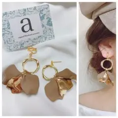 2292-3 ベージュ☺︎ゴールドリングと花びらフラワーのピアス☺︎