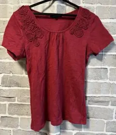 赤い花刺繍半袖Tシャツ