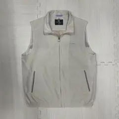 軽量ベージュジップアップベスト