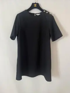 黒のショートスリーブミニワンピース