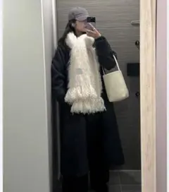 THE TOE PIGALLE SHAGGY MUFFLER ホワイト