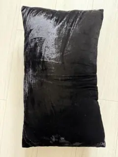 ZARA HOME ブラッククッション
