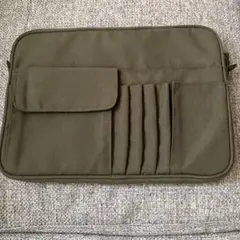 オリーブグリーン バッグ