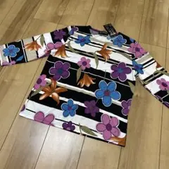 花柄トップス