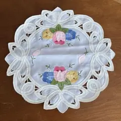 新品未使用　ドイリー バテンレース ローズ柄　お花刺繍　テーブルマット　花瓶敷き