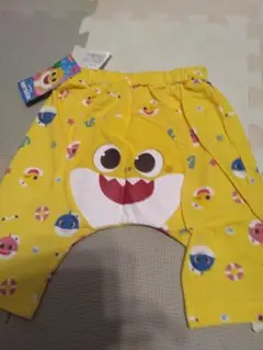 新品タグ付！ベイビーシャーク モンキーパンツ90cm チビざめ