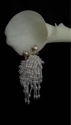 knuth mar beads earring/white