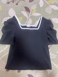 INGNI 黒 スクエットネック Tシャツ