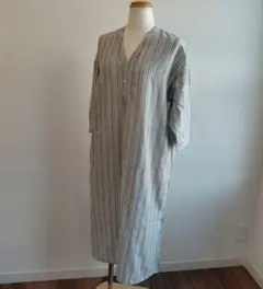 ストライプ柄ロングシャツ　ノーカラーワンピース　コットン生地　Mサイズ　七分袖