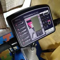combiエアロバイクEZ101です。