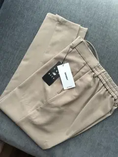 ✴︎New Balance ベージュ スラックス スリムテーパード未使用タグ付き