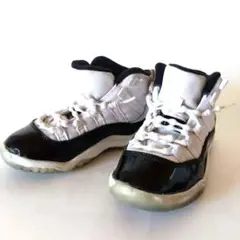 Air Jordan 11 Retro ホワイト/ブラック