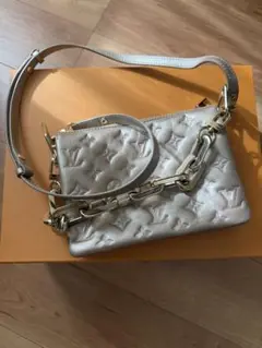 Item thumbnail for item 35890a3f-a012-407f-b89c-061670277370