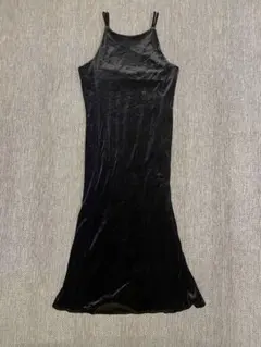 黒ベルベットキャミワンピース