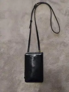 バーニーズニューヨーク 型押しレザーフォーンバッグ