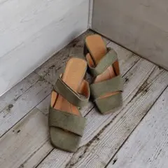 オリーブグリーン サンダル
