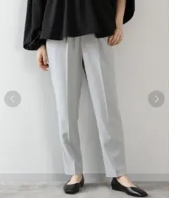 LOWRYS FARM ラク美シルエットテーパードパンツ　センタープレス