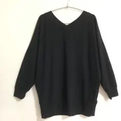 COLZA カットソー　黒　Ｖネック　丈長め　ゆったり大きめ　a3723