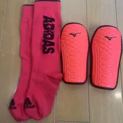 ミズノ　シンガード(すね当て)ほぼ未使用 &adidas靴下