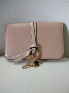 Chloe 三つ折財布★アルファベットYチャームフラップ付