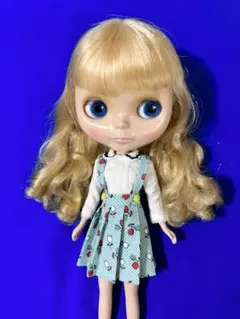 ネオブライス　レトロなチューリップのプリーツスカート　アウトフィット