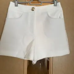 ZARAホワイト ショートパンツ メタルボタン美品