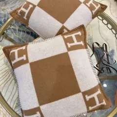 HERMES アヴァロンⅢ 新品 クッション キャメル 一個