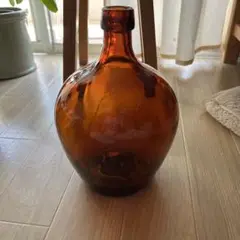 アンバー色の丸形空き瓶　花瓶