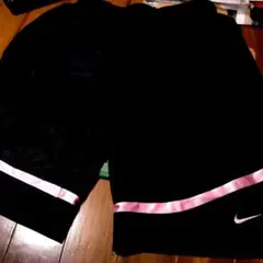 Nike ドライフィットトレーニングショーツ 黒/ピンク レディースLサイズかと