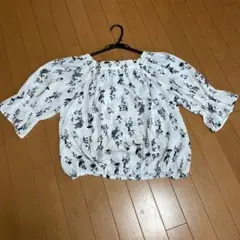 花柄五分袖ブラウス