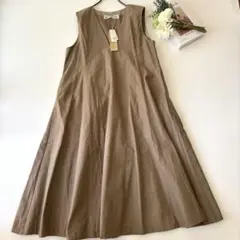 【新品/タグ付き】ミディウミ Ｖネック ノースリーブワンピース F ベージュ