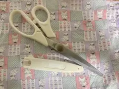 ホワイト裁ちばさみ（カバー付き） 学用品バラ売り