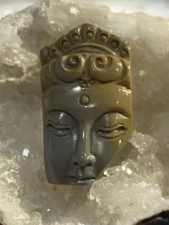 天然石アラシャン瑪瑙の仏像の顔彫刻パーツ　貫通穴あり