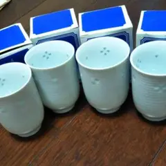沖縄県　螢窯　山上學　作　黒マット釉　上絵付金彩　祝盃　ぐい呑　酒杯　酒器　2客 沖縄県 螢窯 山上學 作 黒マット釉 上絵付金彩 祝盃 ぐい呑 酒杯
