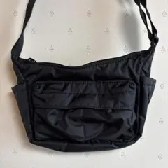 ユニクロ　マルチポケットミニバッグ　ノベルティ　ブラック　黒