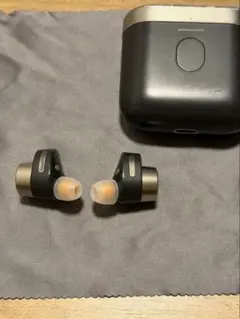 Item thumbnail for item 4ba1c8a0-b29f-42c1-901e-052173a240bf