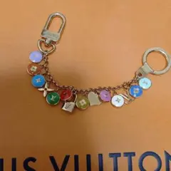 ルイヴィトン ポルトクレシェンヌパスティーユ キーホルダー バッグチャーム