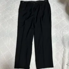 黒 スラックス プリーツ付き