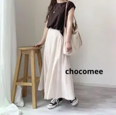 美品 chocomee フレアスカート 生成 オフホワイト