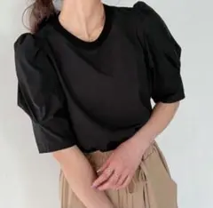 美品 JUNOAH パフスリーブボリュームTシャツ ブラック M