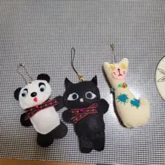 レトロなフェルト製マスコット一つ500円